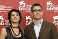 La actriz italiana Donatella Finocchiaro junto al actor norteamericano John Turturro durante la sesión de fotos para la cinta "Prove per una Tragedia Siciliana" ( Rehearsals for a Sicilian Tragedy)